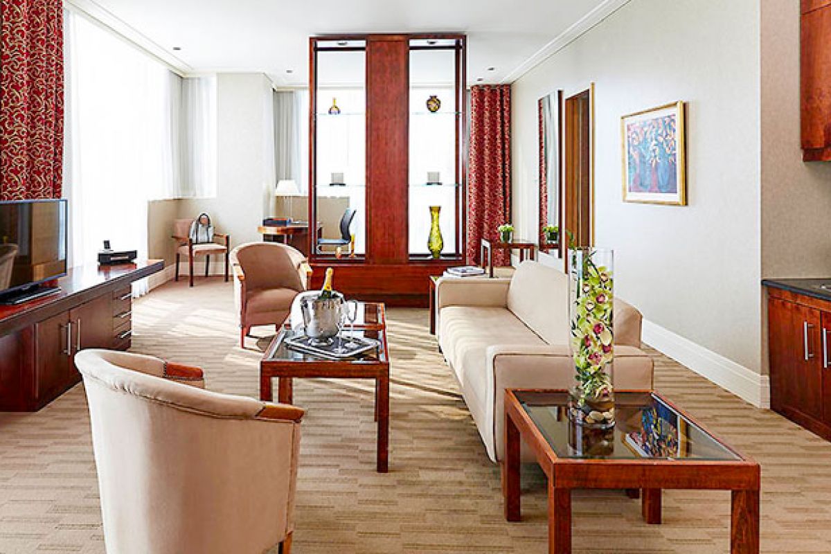 Sofitel Montreal Golden Mile Hotel