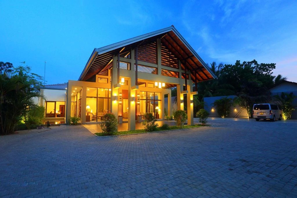 Sri Lanka Safari Odyssey: Nature’s Kingdom