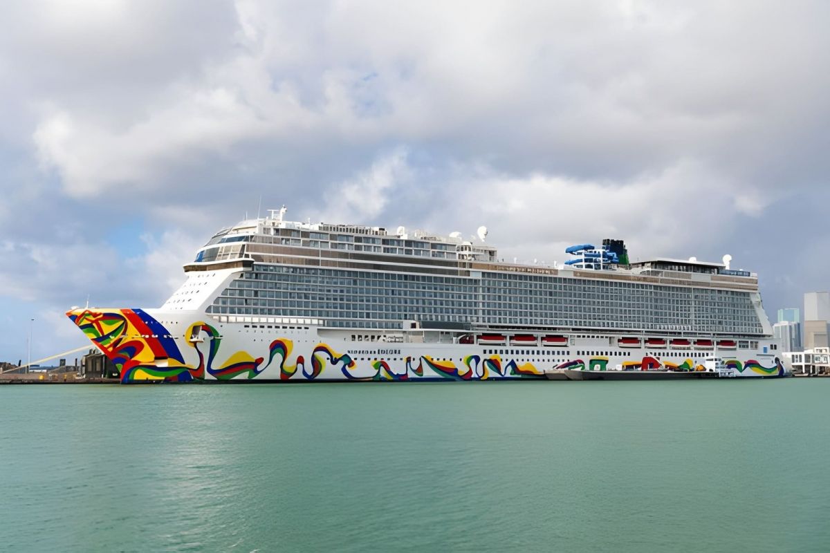 Alaska Glacier Cruise Escape – 9 Nights Aboard Norwegian Encore