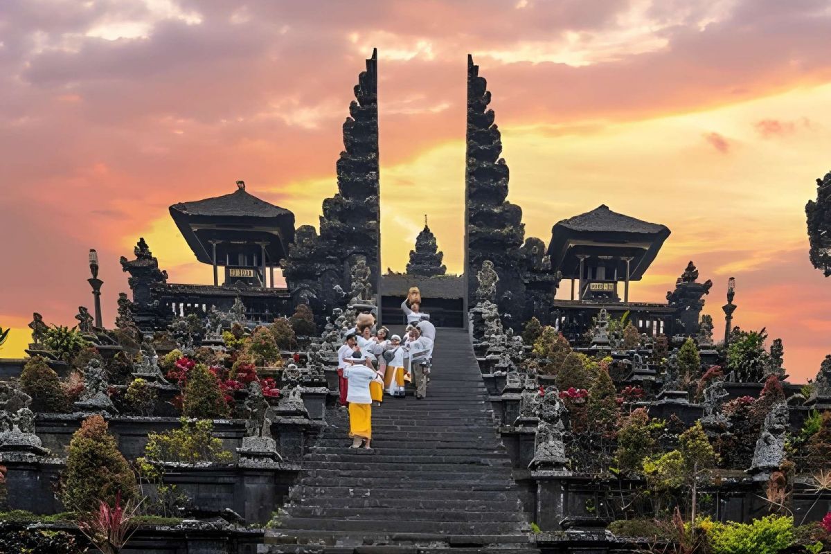 Bali to Singapore Cruise via Malaysia & Thailand – 14 Nights