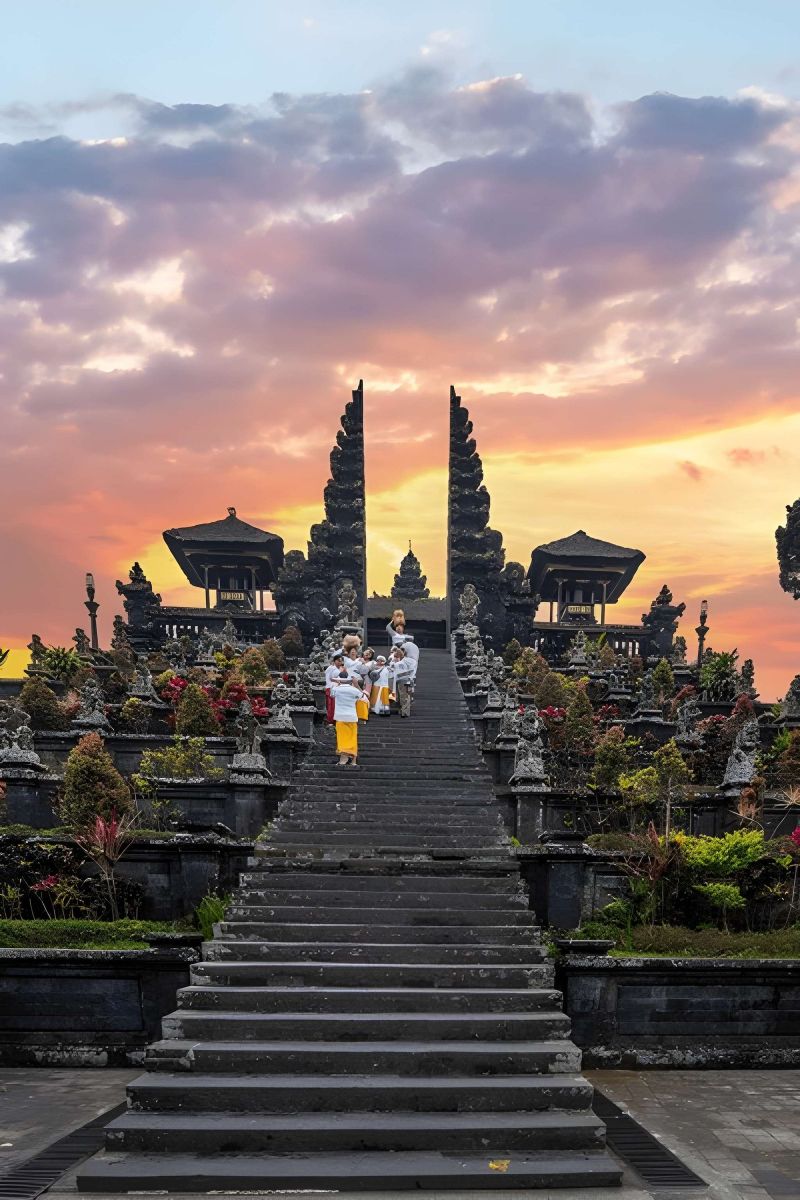 Bali to Singapore Cruise via Malaysia & Thailand – 14 Nights
